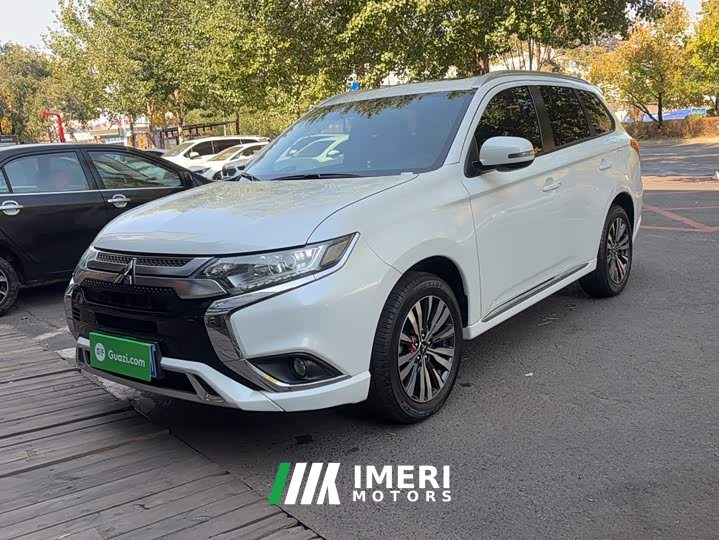 Mitsubishi Outlander 2.0L 2WD Comfort Edition 7-Seater - ავტომობილი ჩინეთიდან