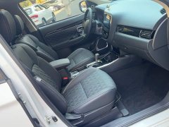 Mitsubishi Outlander 2.0L 2WD Comfort Edition 7-Seater - ფოტო 19