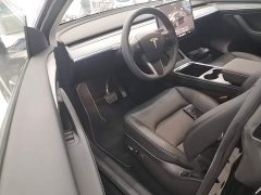 Tesla Model Y Rear-Wheel Drive - ფოტო 16