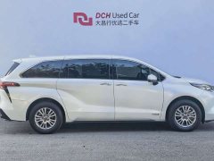 Toyota Sienna 2021 2.5L Hybrid Premium Edition - ფოტო 3