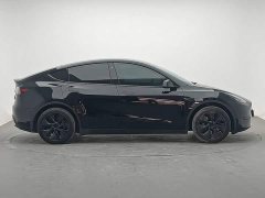 Tesla Model Y Rear-Wheel Drive - ფოტო 3