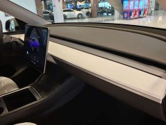 Tesla Model Y Rear-Wheel Drive - ფოტო 14