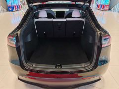 Tesla Model Y Rear-Wheel Drive - ფოტო 15