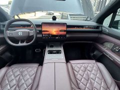NIO ES8 Six-Seat Executive Signature Edition - ფოტო 10