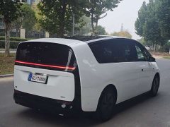 Li Auto MEGA Home Family Edition - ფოტო 13