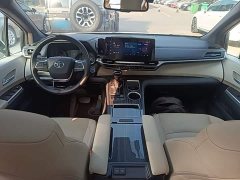 Toyota Sienna 2021 2.5L Hybrid Premium Edition - ფოტო 10