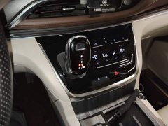 Buick GL8 Land Business Class Smart Edition - ფოტო 14