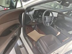 Lexus RX 350h AWD Premium Edition - ფოტო 16