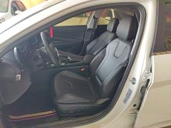 Hyundai Elantra 2022 1.5L CVT Luxury - ფოტო 15