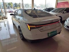 Hyundai Elantra 2022 1.5L CVT Luxury - ფოტო 5