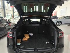 Tesla Model Y Long Range All-Wheel Drive - ფოტო 19