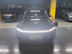 Tesla Model Y Rear-Wheel Drive - ფოტო 3