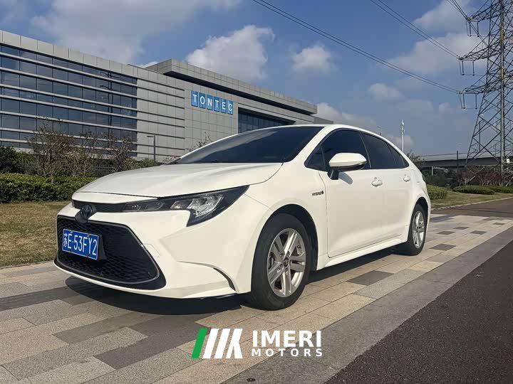 Toyota Corolla Hybrid 1.8H E-CVT Luxury - ავტომობილი ჩინეთიდან