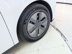 Li Auto MEGA Ultra Smart Refresh Edition - ფოტო 12