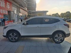 Nissan Qashqai 2.0L CVT XV Premium Luxury - ფოტო 3