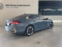 BMW 5 Series 530Li Luxury Edition Premium Package - ფოტო 4