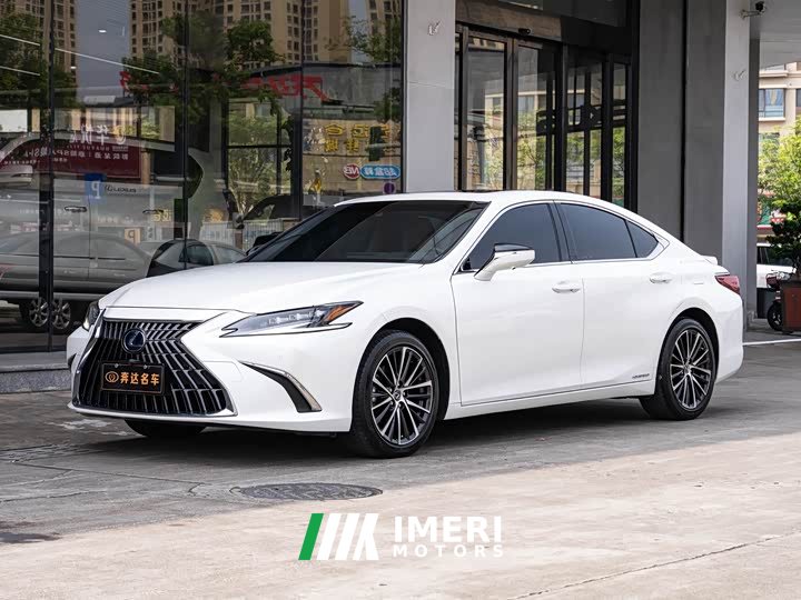 Lexus ES 300h Premium Edition - ავტომობილი ჩინეთიდან