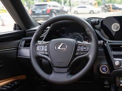 Lexus ES 300h Premium Edition - ფოტო 14