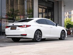 Lexus ES 300h Premium Edition - ფოტო 3
