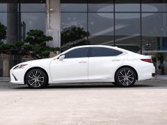 Lexus ES 300h Premium Edition - ფოტო 4