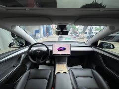 Tesla Model Y Rear-Wheel Drive - ფოტო 11