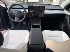 Tesla Model Y Rear-Wheel Drive - ფოტო 4