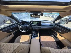 Lexus ES 300h Excellence Edition - ფოტო 11