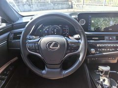 Lexus ES 300h Excellence Edition - ფოტო 13