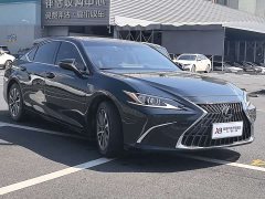 Lexus ES 300h Excellence Edition - ფოტო 2