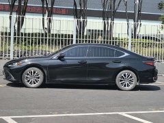 Lexus ES 300h Excellence Edition - ფოტო 3