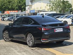 Lexus ES 300h Excellence Edition - ფოტო 4