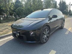 Li Auto i6 Four-Wheel Drive Standard Edition - ფოტო 1
