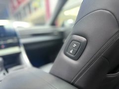 Toyota Avalon Hybrid 2.5L Luxury - ფოტო 16