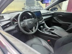 Toyota Avalon Hybrid 2.5L Luxury - ფოტო 17