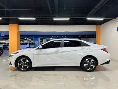 Hyundai Elantra 1.5L CVT Luxury - ფოტო 9