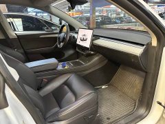 Tesla Model Y Rear-Wheel Drive - ფოტო 3