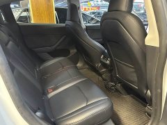 Tesla Model Y Rear-Wheel Drive - ფოტო 4