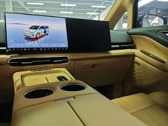 Voyah Lantu Dreamchaser PHEV AWD Excellence Kunpeng Edition - ფოტო 9