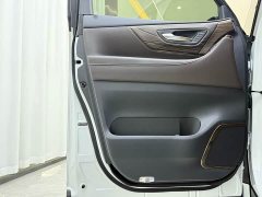 Toyota Vellfire Crown Hybrid 2.5L Premium Edition - ფოტო 3