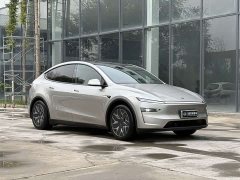 Tesla Model Y L Long Range All-Wheel Drive - ფოტო 3