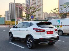 Nissan Qashqai 2.0L CVT Luxury - ფოტო 5