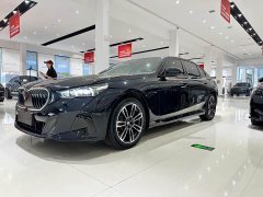 BMW 5 Series Facelift 525Li M Sport Package - ფოტო 1
