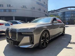 BMW 7 Series 740Li Premier M Sport Package - ფოტო 1