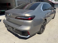 BMW 7 Series 740Li Premier M Sport Package - ფოტო 9