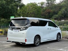 Toyota Vellfire 2021 Crown Hybrid 2.5L HV Luxury Edition - ფოტო 12