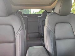 Tesla Model Y Long Range All-Wheel Drive - ფოტო 10