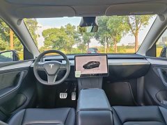 Tesla Model Y Long Range All-Wheel Drive - ფოტო 11