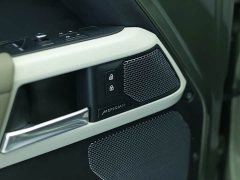 Land Rover Defender 90 P400 X-DYNAMIC S - ფოტო 4