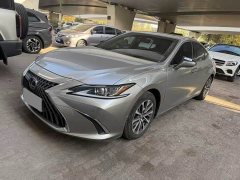 Lexus ES 2020 300h Excellence - ფოტო 1