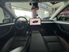 Tesla Model Y Rear-Wheel Drive - ფოტო 10